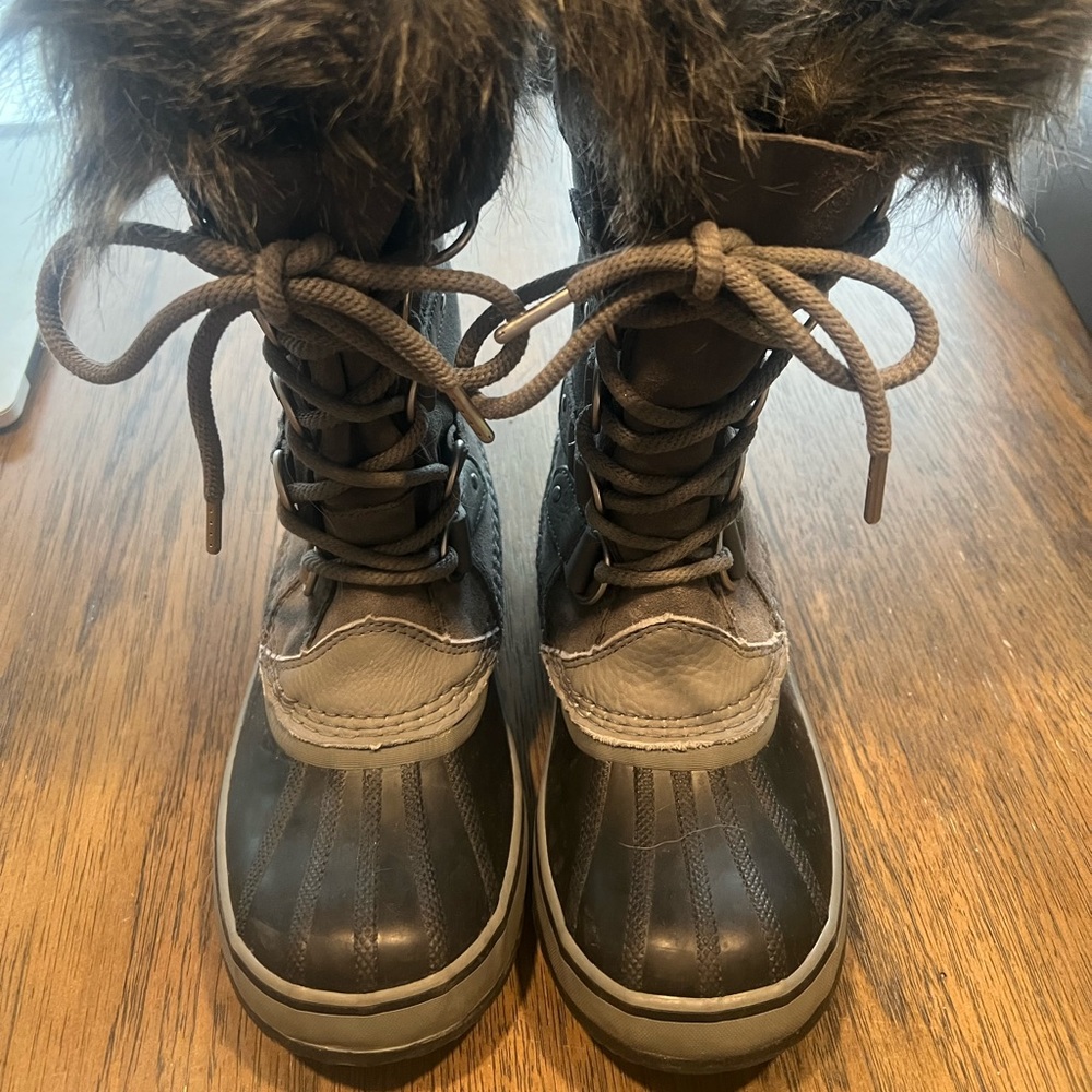 Sorel NEW womens snow boots size 7